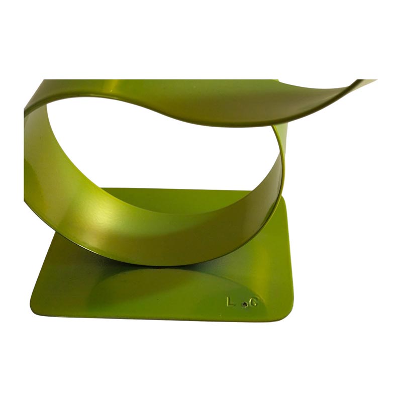 sculpture ruban acier peint vert anis pièce unique artisanale contemporaine détail
