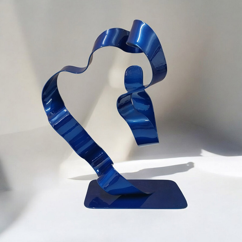 sculpture ruban acier peint bleu marine pièce unique artisanale contemporaine NaguraDesign