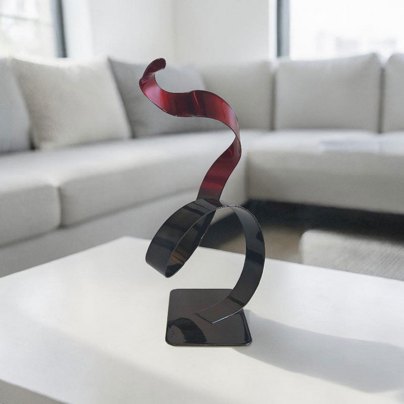 Sculpture ruban abstraite acier boucle rouge noir 29 cm ND-VIA-25-CERB-ROUGE-NOIR situation