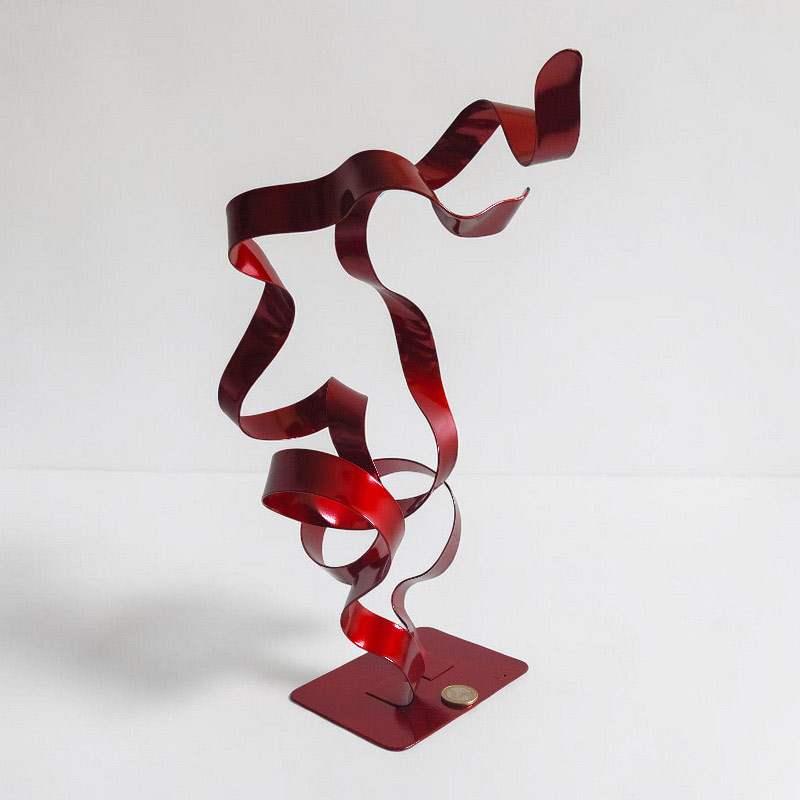 Sculpture ruban abstraite métal double ruban rouge 37 cm ND-VIA-25-2RUB-37-CM-ROUGE échelle