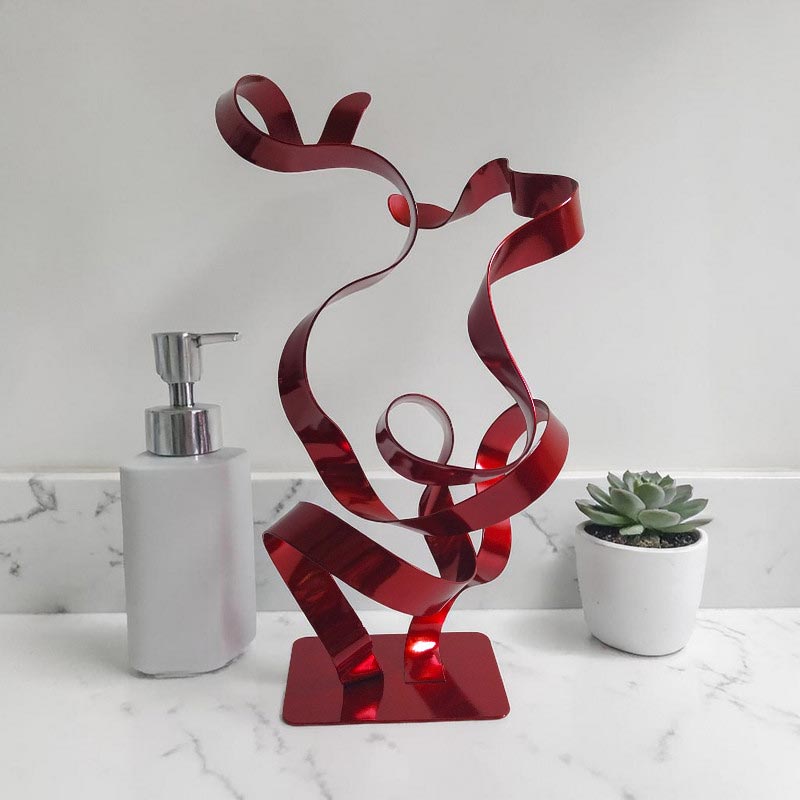Sculpture ruban abstraite métal double ruban rouge 37 cm ND-VIA-25-2RUB-37-CM-ROUGE situation