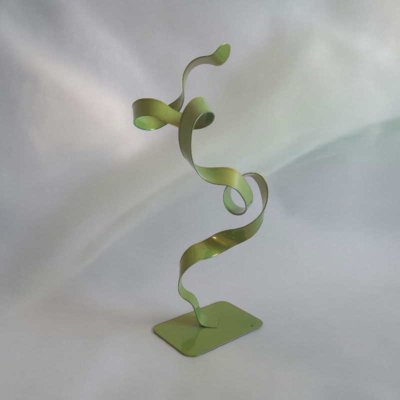 Sculpture ruban abstraite acier ondulation vert anis 37 cm ND-VIA-25-RUBAN-ANIS profil
