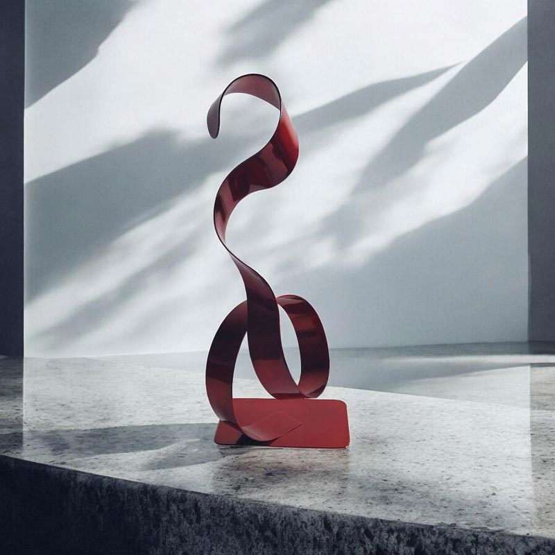 sculpture ruban acier peint rouge décoration intérieure contemporaine NaguraDesign vue arrière
