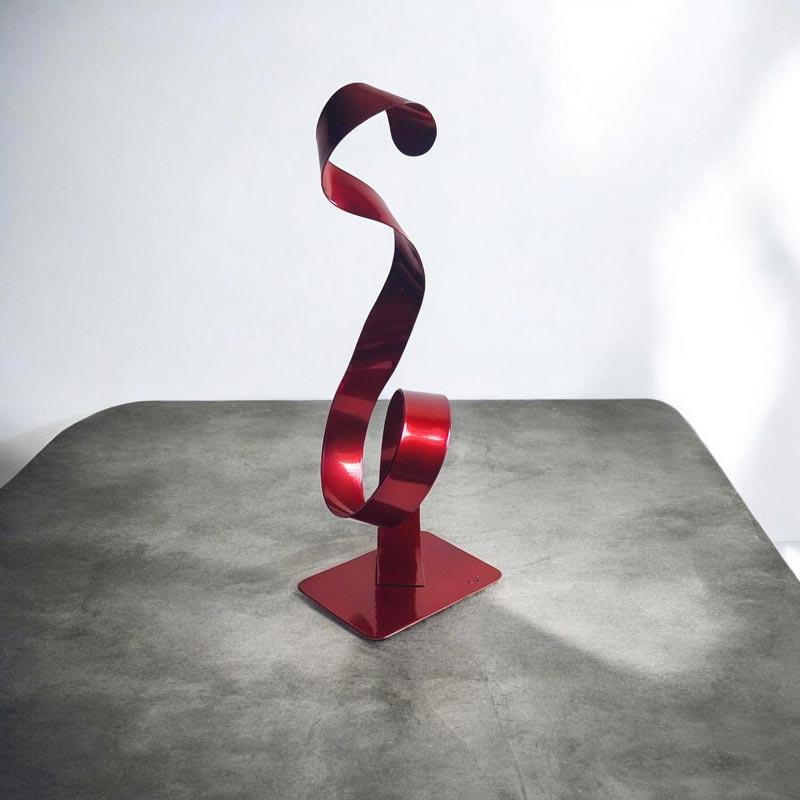 sculpture ruban acier peint rouge NaguraDesign vue de profil