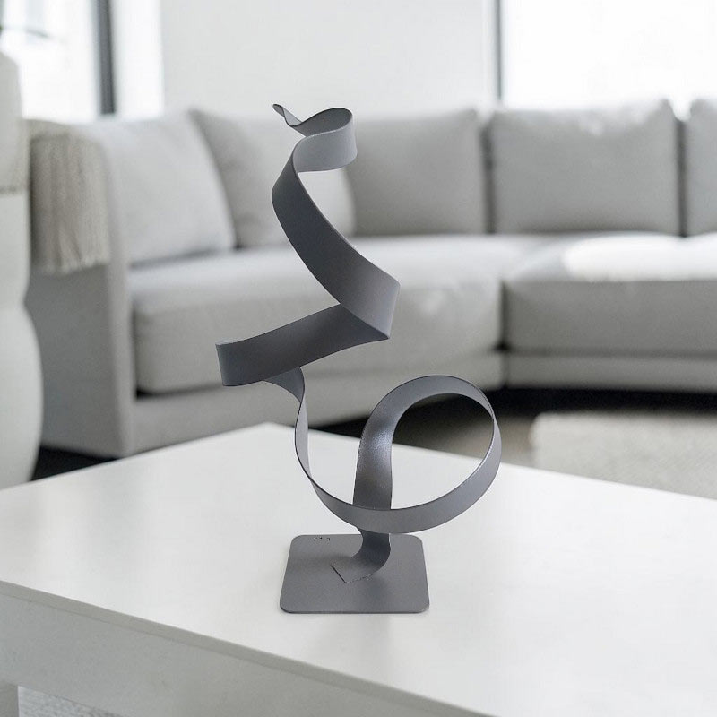 Sculpture ruban abstraite métal torsion gris 32 cm ND-VIA-25-CERM-32-CM-GRIS situation