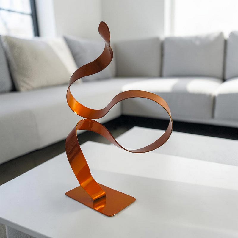 Sculpture ruban abstraite métal torsion orange 35 cm ND-VIA-30-CERM-34-CM-ORANGE situation