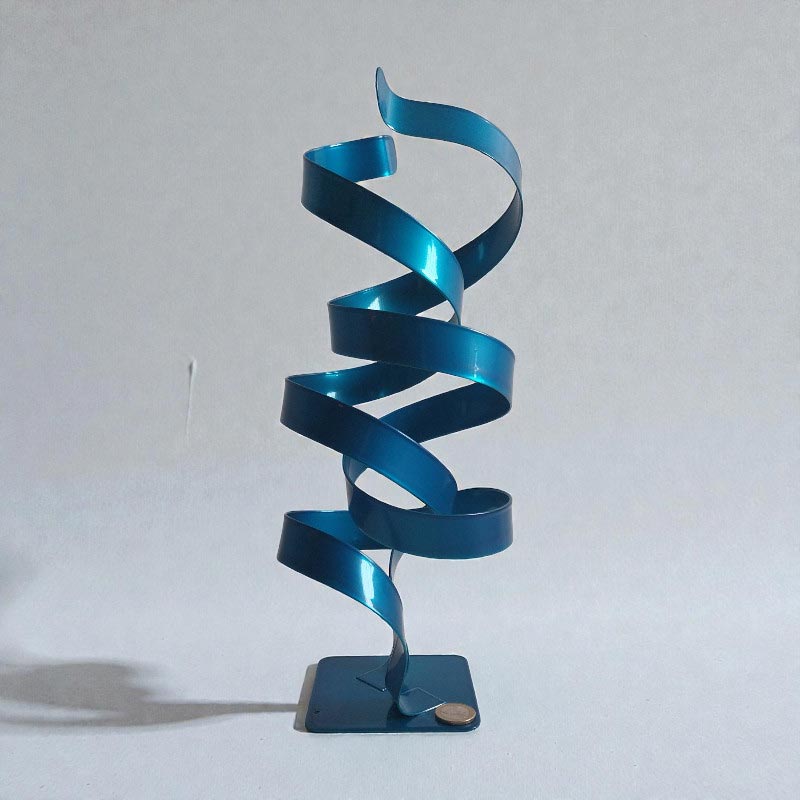 Sculpture ruban abstraite acier double spirale turquoise 35 cm ND-VIA-25-2SPI-35-CM-TURQUOISE échelle
