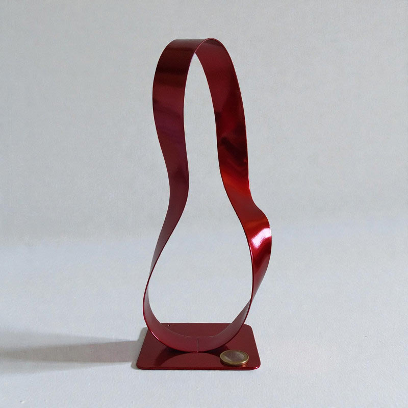 Sculpture ruban Möbius abstraite acier rouge 26 cm ND-VIA30-MOBIUS-ROUGE échelle