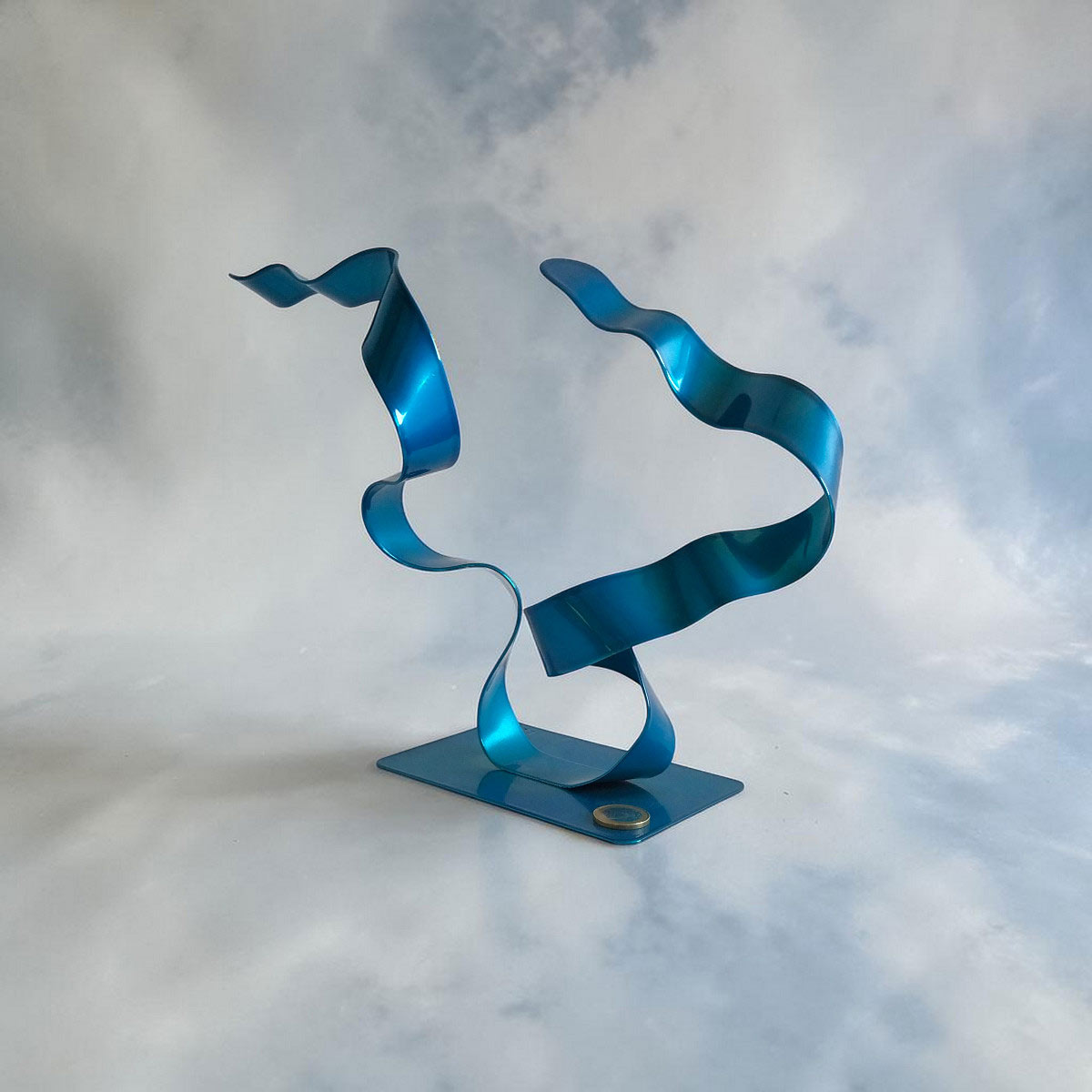 Sculpture abstraite turquoise 24 cm double ruban ND-VIA30-2RUB-24CM-TURQUOISE échelle