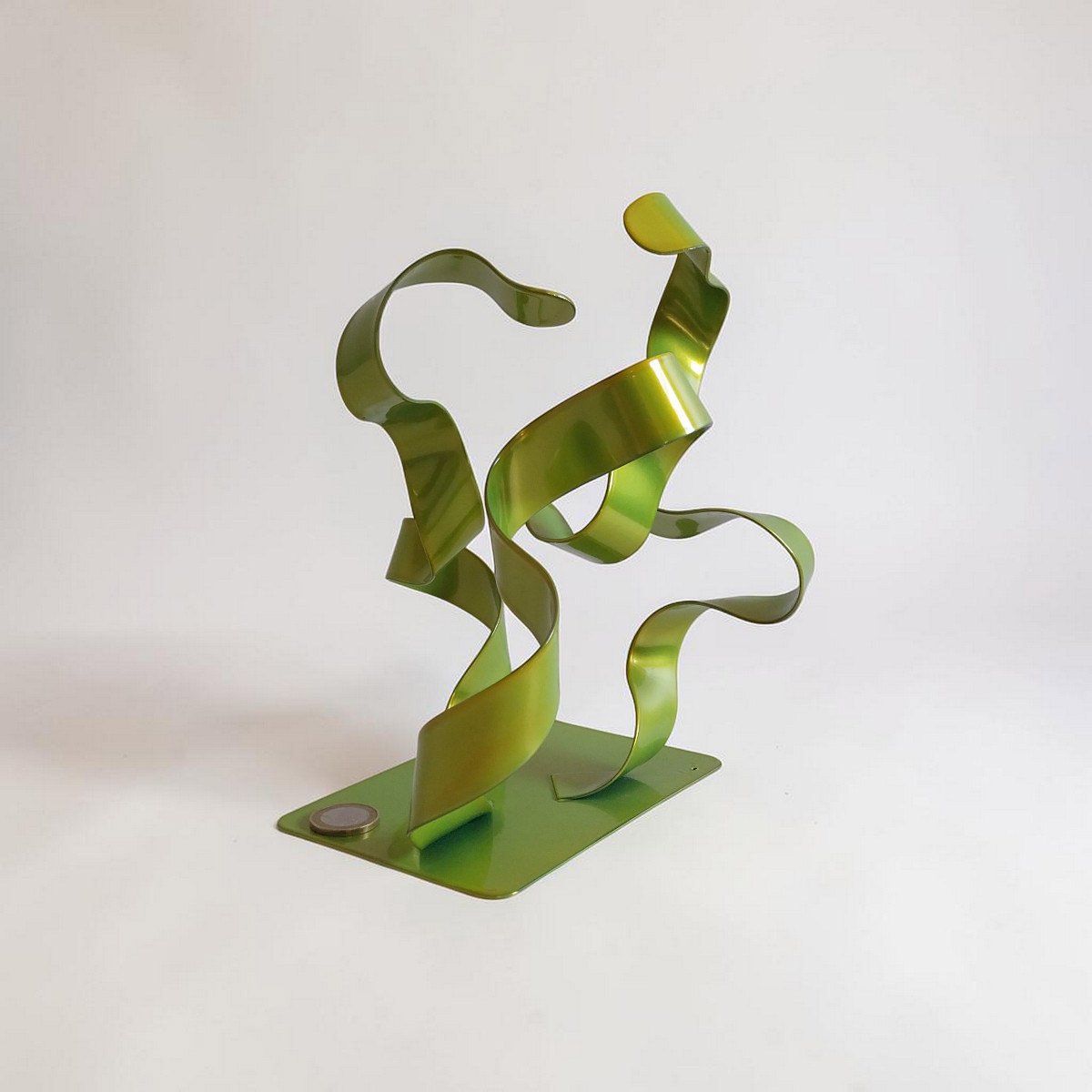 Sculpture abstraite anis 21 cm trois rubans ND-VIA25-3RUB-21CM-ANIS échelle