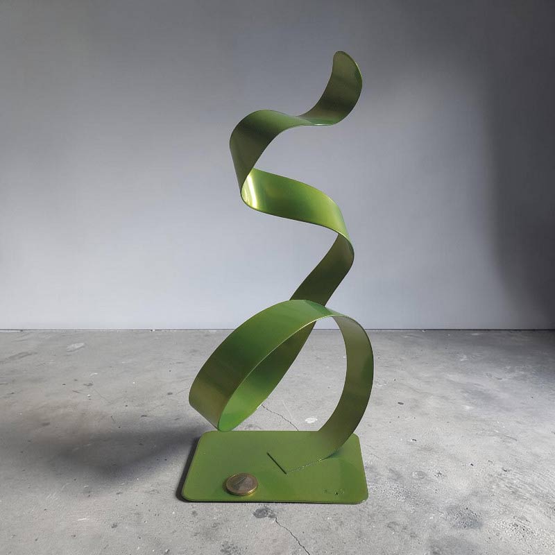 Sculpture abstraite vert anis 30 cm cercle bas ND-VIA-30-CERB-ANIS échelle