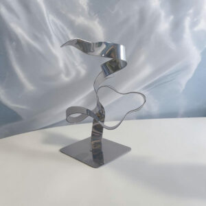 Sculpture ruban abstraite acier chrome 23 cm – ND-VIA25-RUB-23CM-CHROME – NaguraDesign
