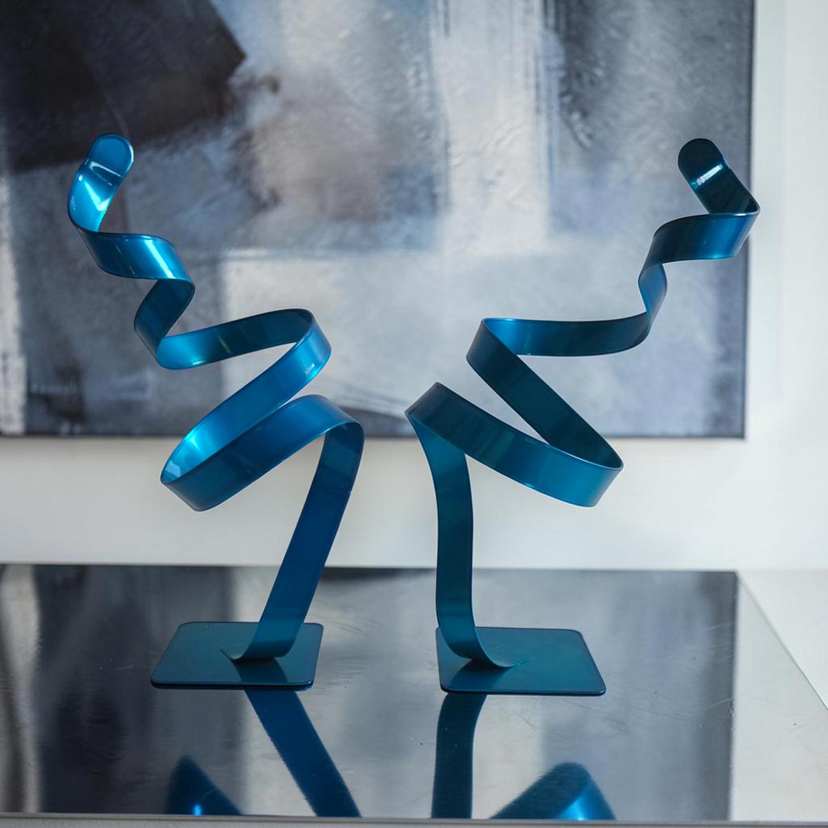 Paire de sculptures en métal bleu turquoise 38 cm réalisée artisanalement par NaguraDesign angle